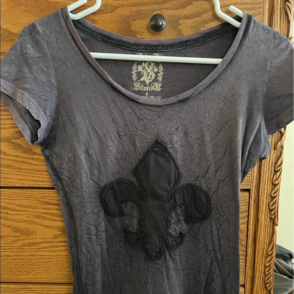 Fleur de lis tee shirt, grunge purple